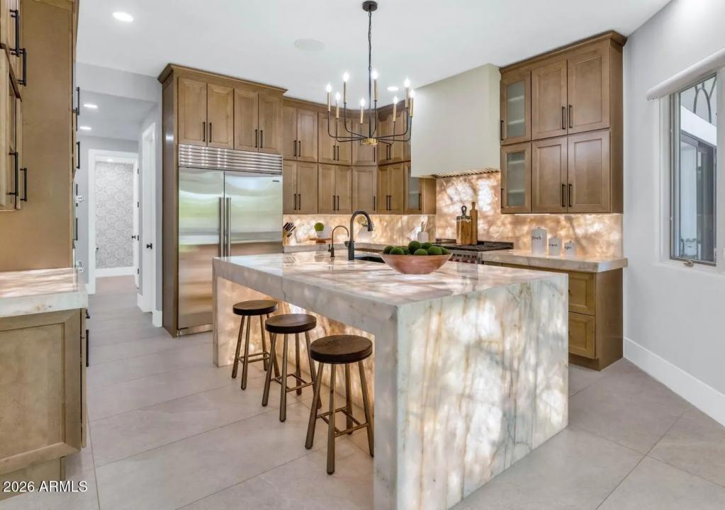 Real Estate Picture 12