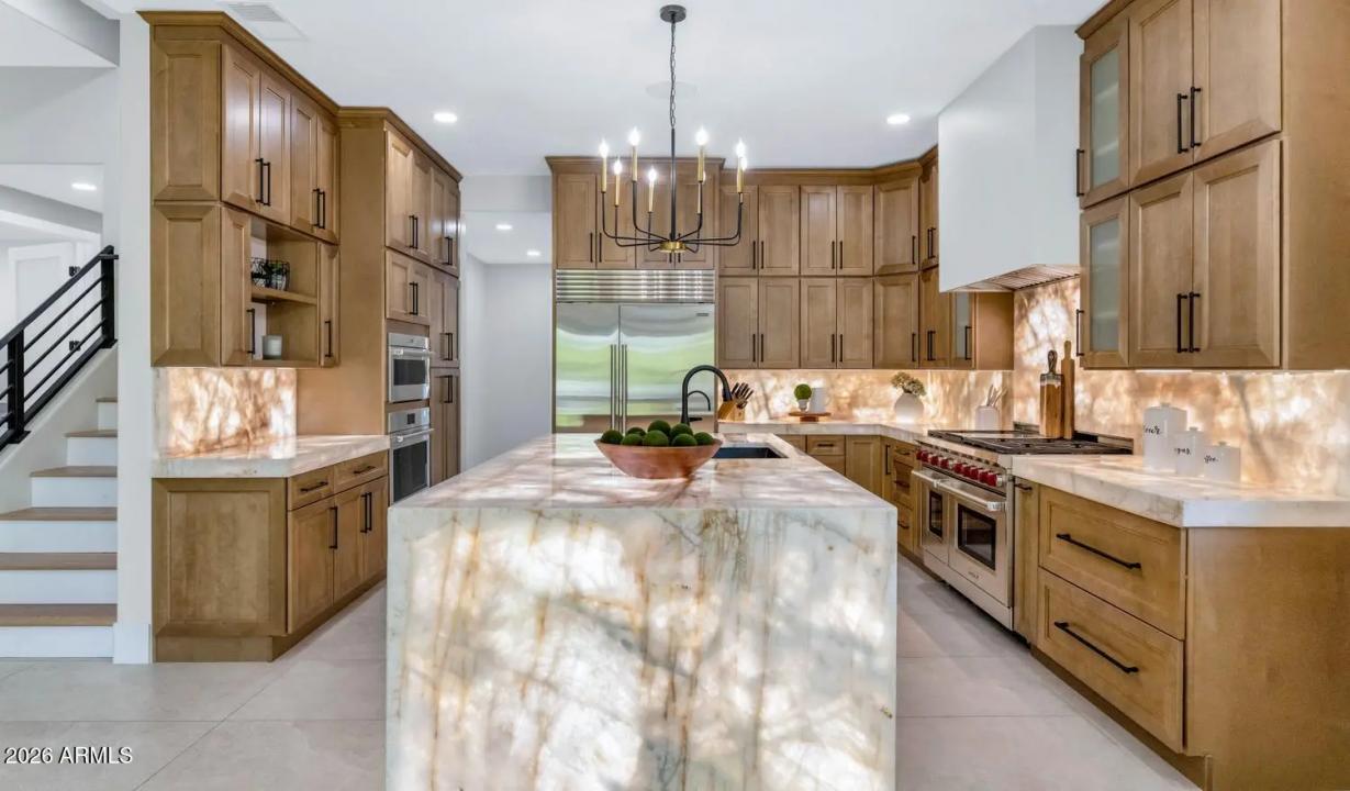 Real Estate Picture 14