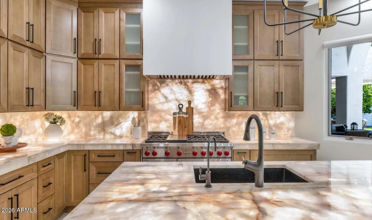 Real Estate Picture 16