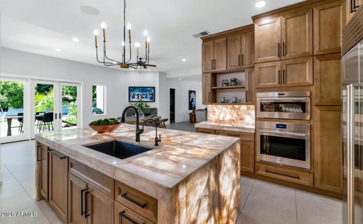 Real Estate Picture 18