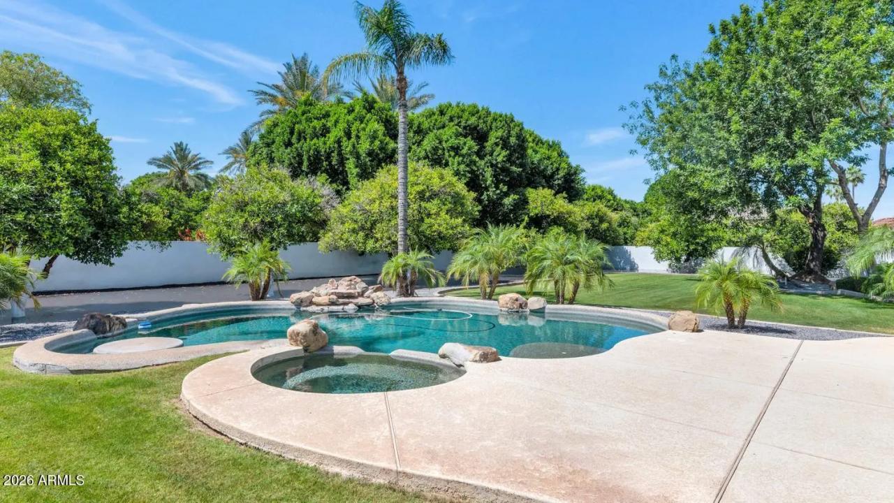 Real Estate Picture 50