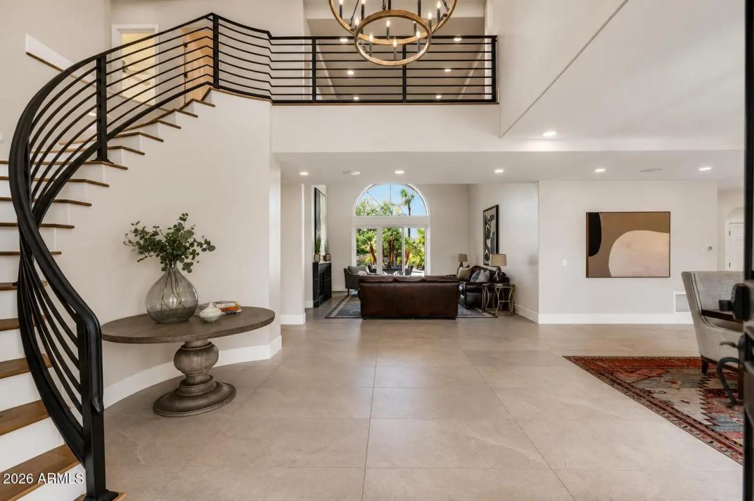 Real Estate Picture 9