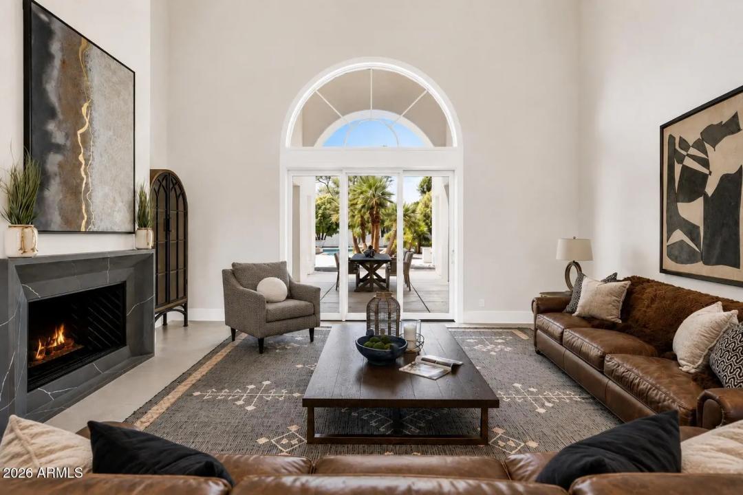 Real Estate Picture 3