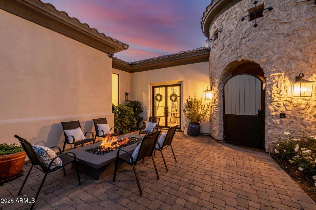 Real Estate Picture 5