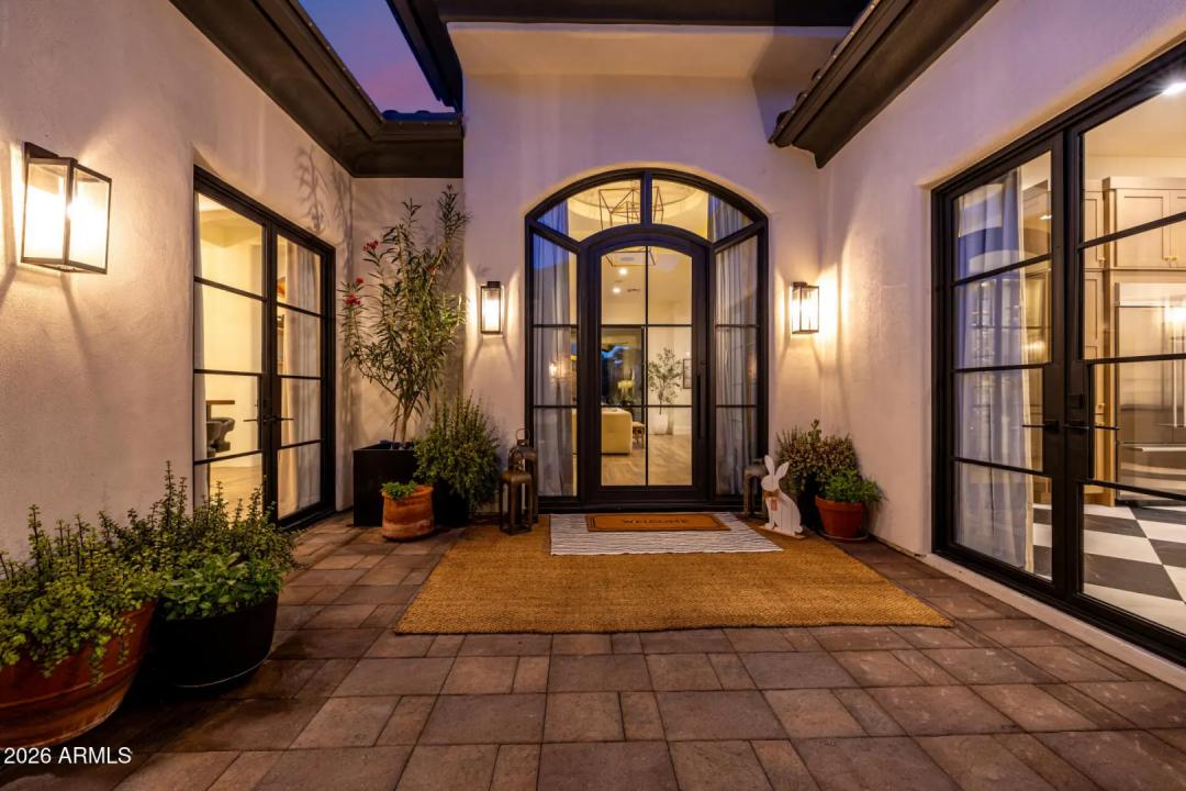 Real Estate Picture 8