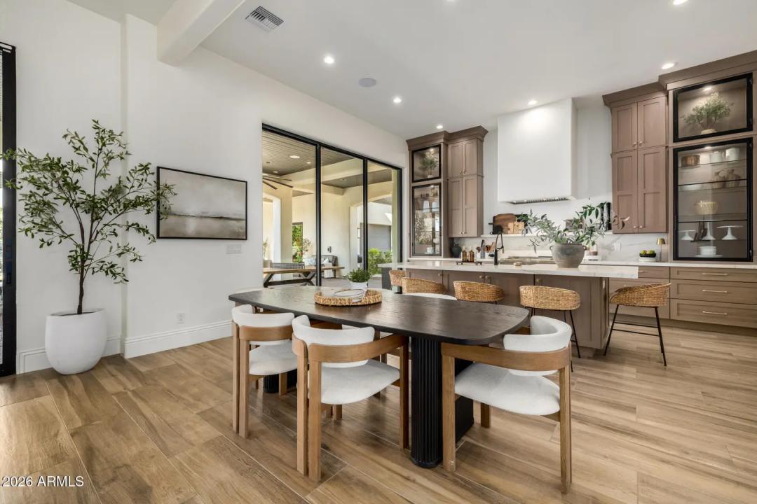 Real Estate Picture 11