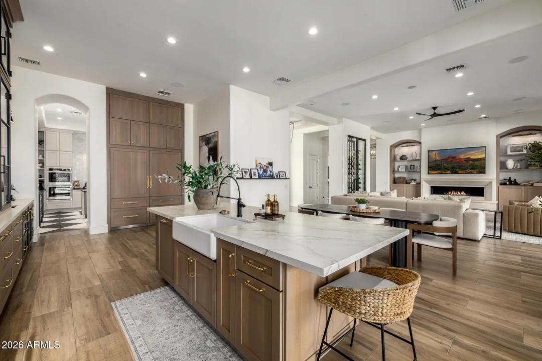 Real Estate Picture 13