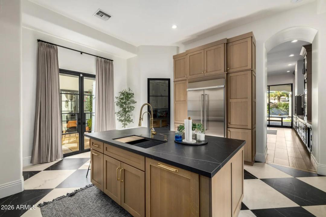 Real Estate Picture 15