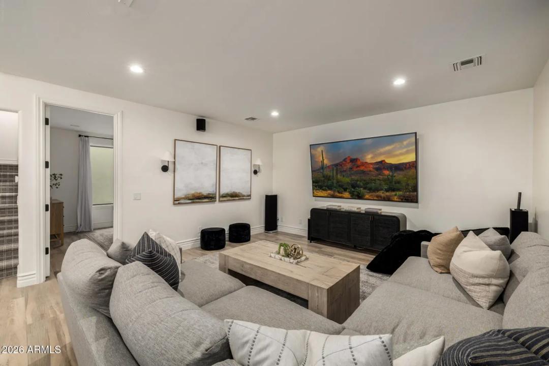 Real Estate Picture 37