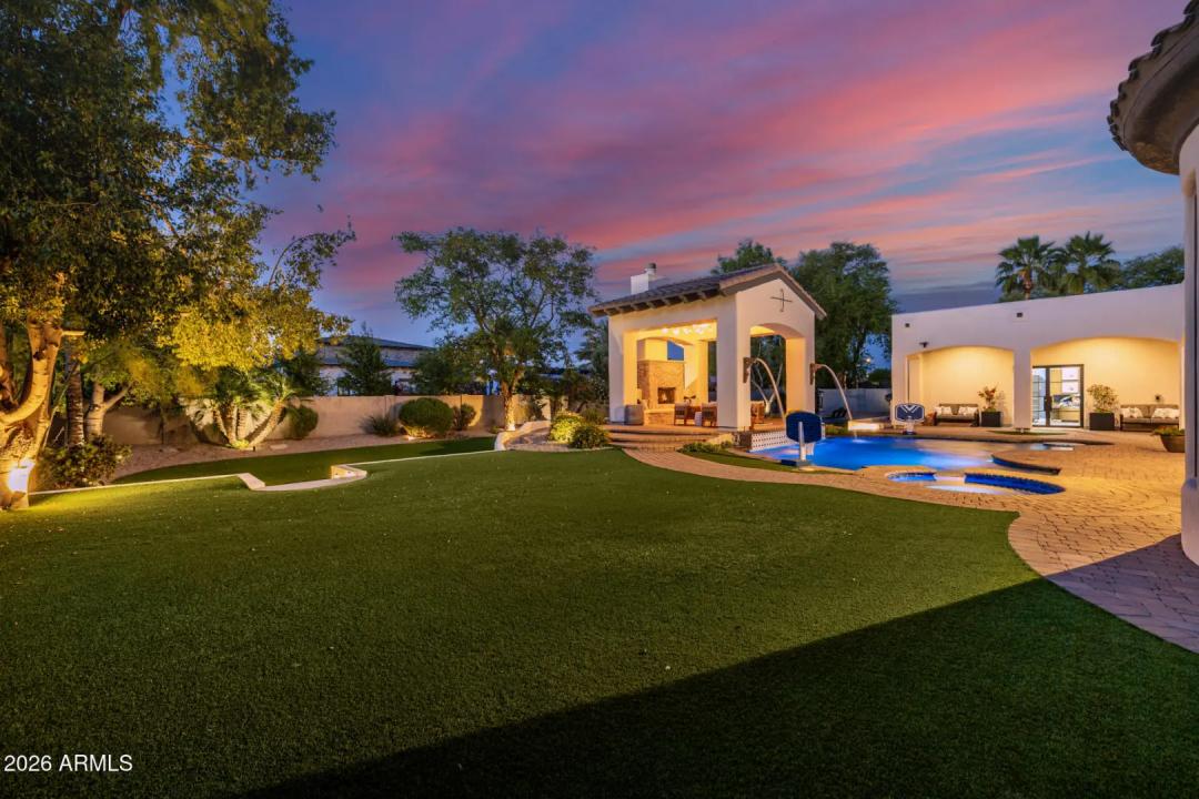 Real Estate Picture 50