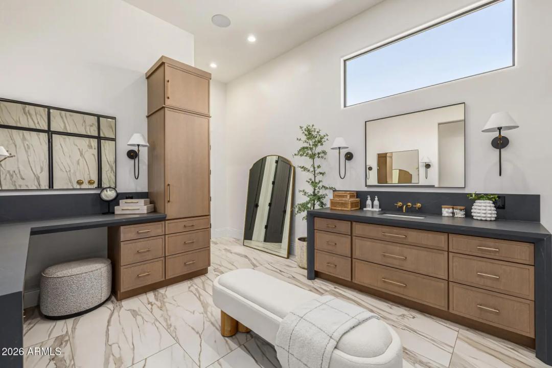 Real Estate Picture 29