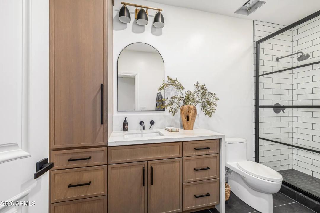 Real Estate Picture 42