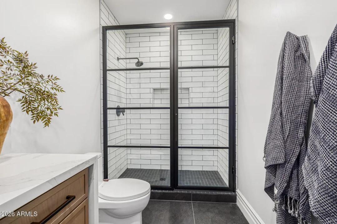 Real Estate Picture 43