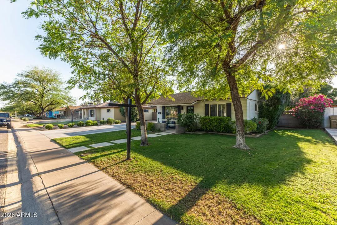 Real Estate Picture 5