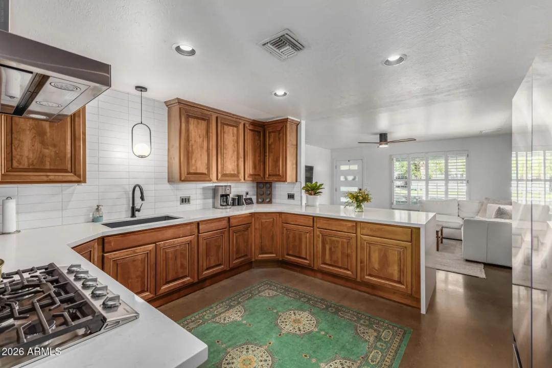 Real Estate Picture 13