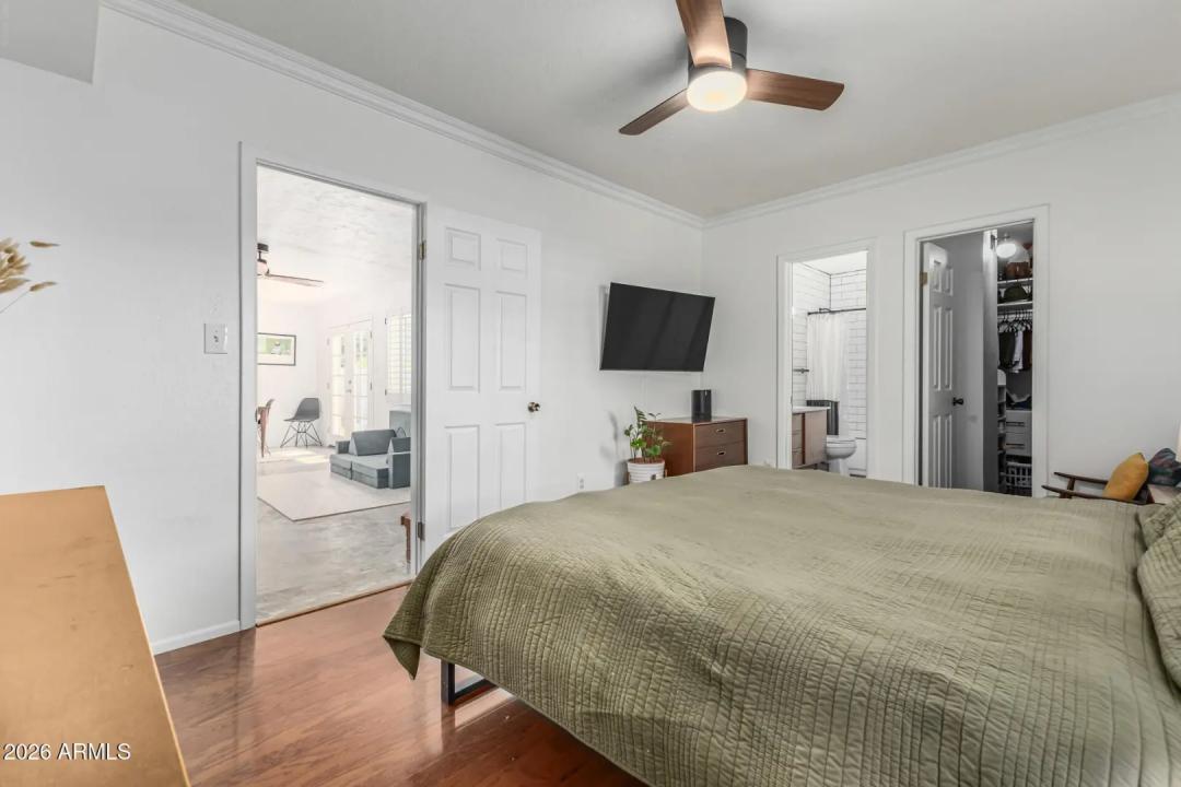 Real Estate Picture 15