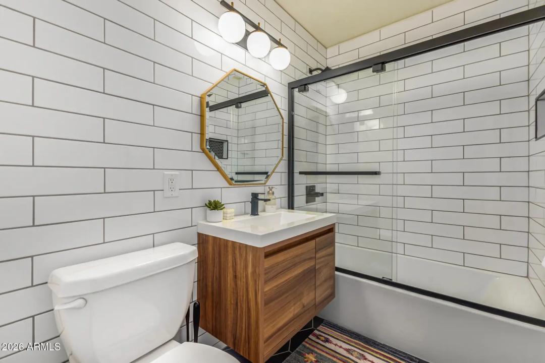 Real Estate Picture 20