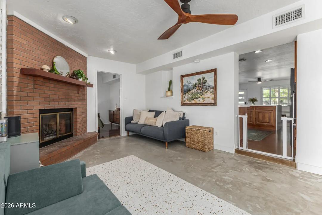 Real Estate Picture 24