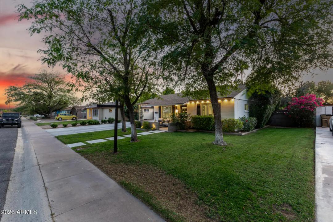 Real Estate Picture 4