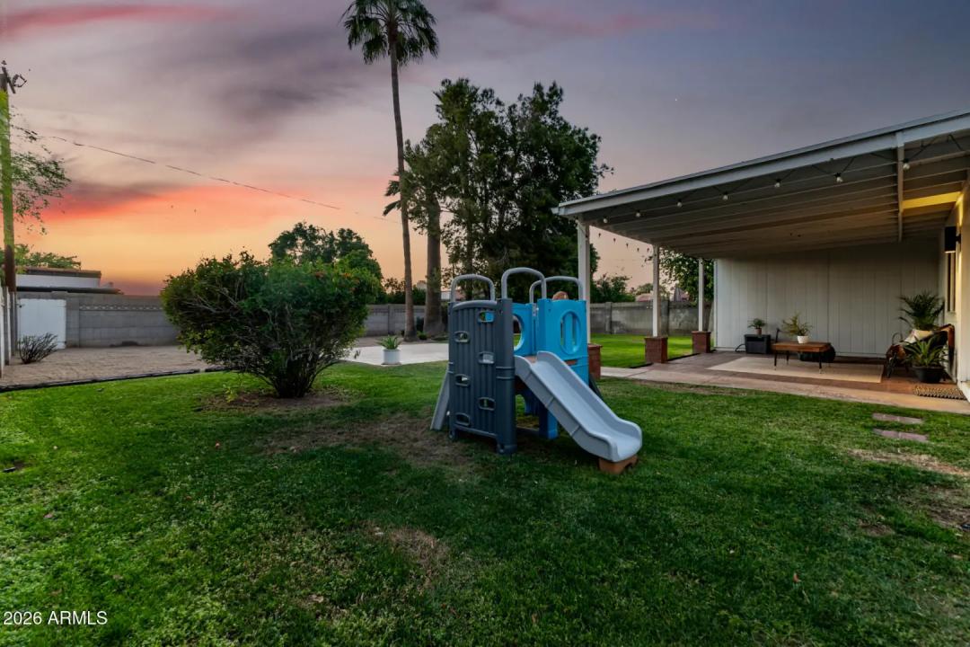 Real Estate Picture 32