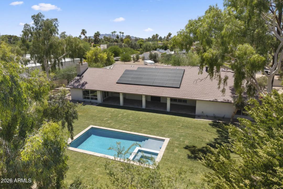 Real Estate Picture 14