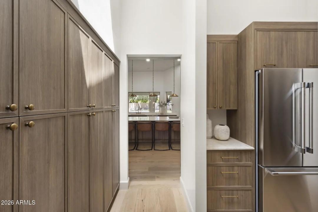 Real Estate Picture 7