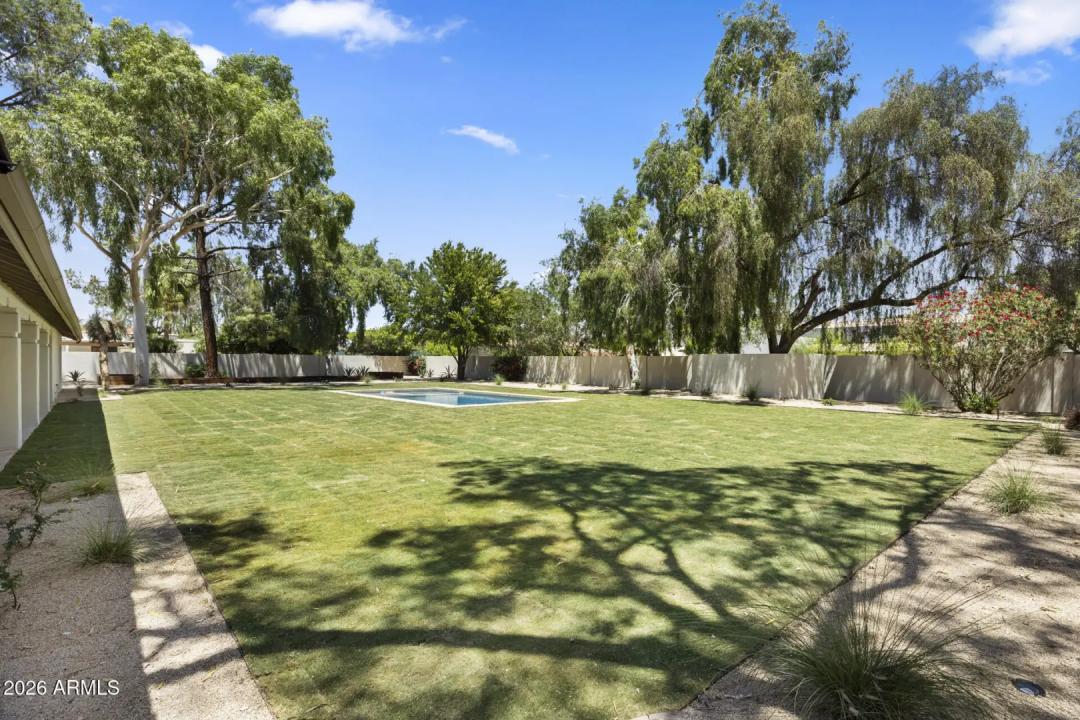 Real Estate Picture 17
