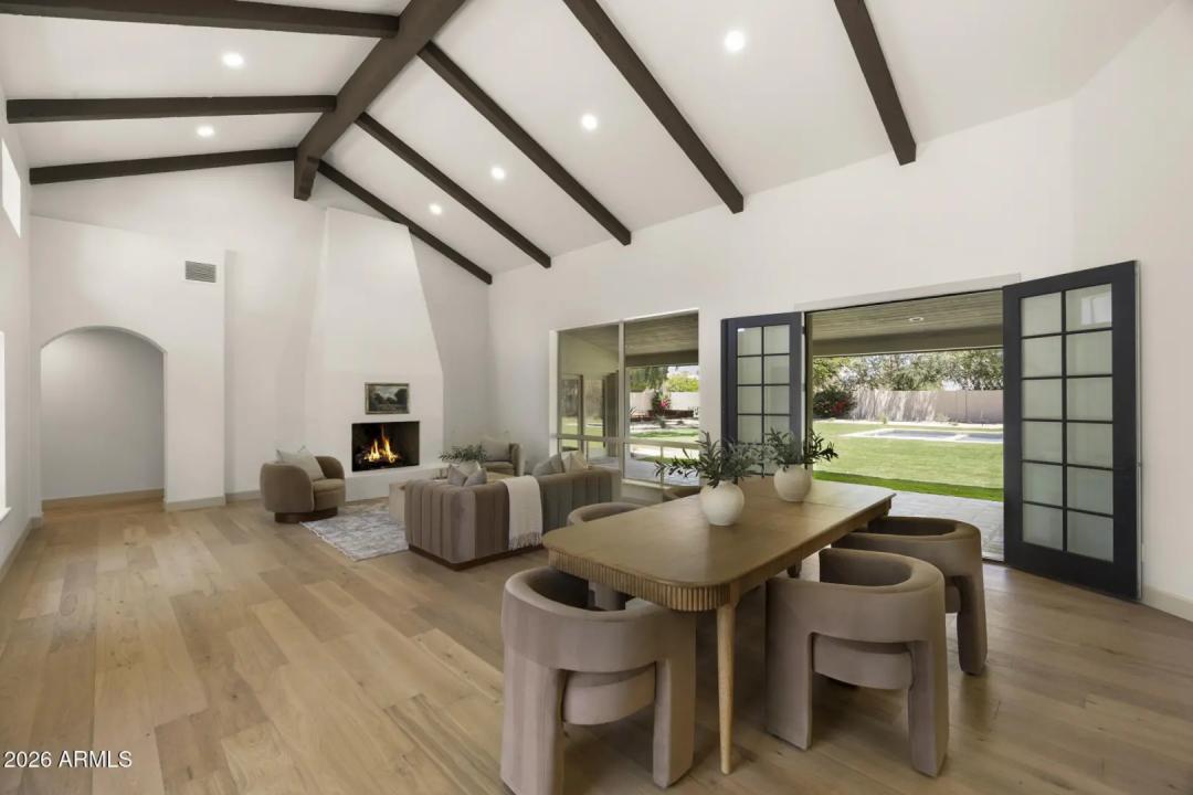 Real Estate Picture 13