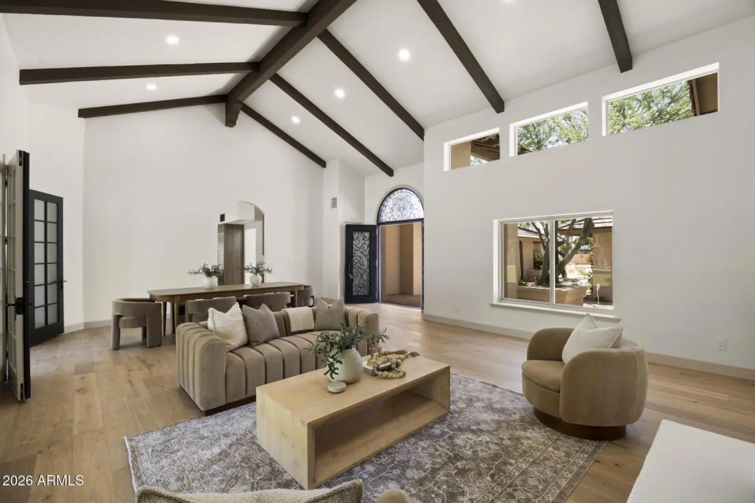 Real Estate Picture 15