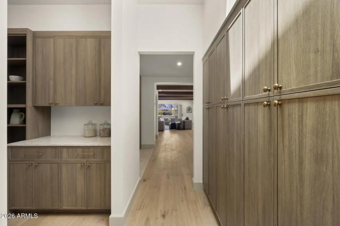 Real Estate Picture 9