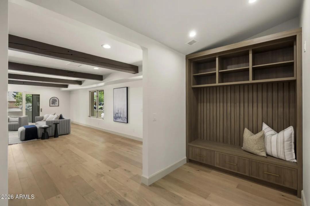 Real Estate Picture 32