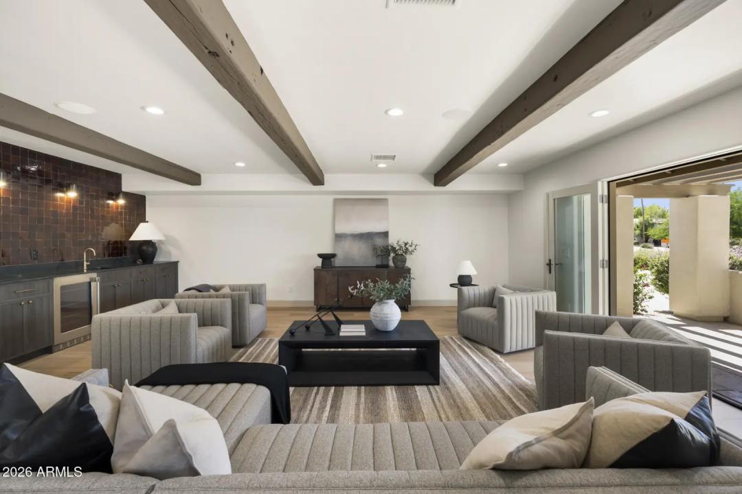 Real Estate Picture 8