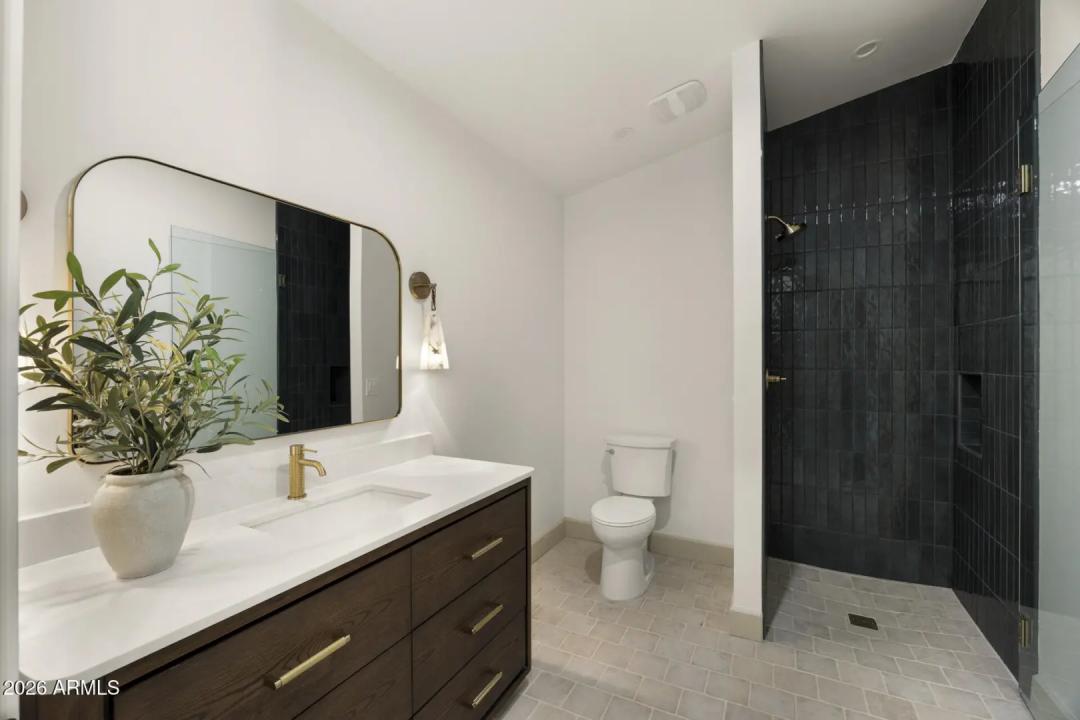 Real Estate Picture 40