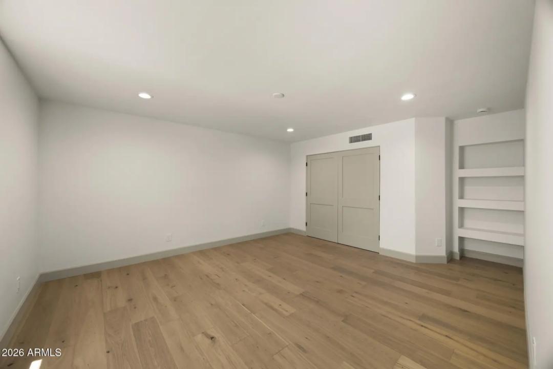 Real Estate Picture 38