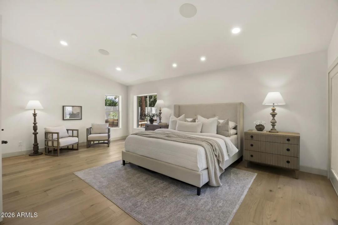 Real Estate Picture 25