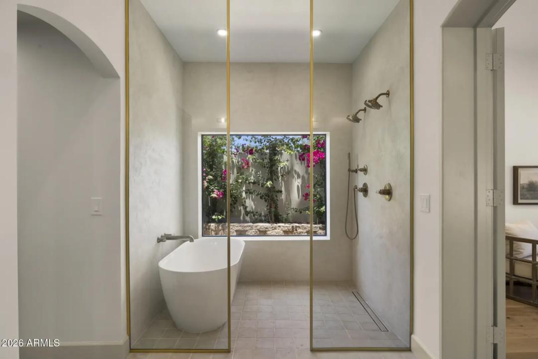 Real Estate Picture 5