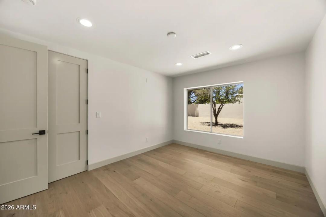 Real Estate Picture 36