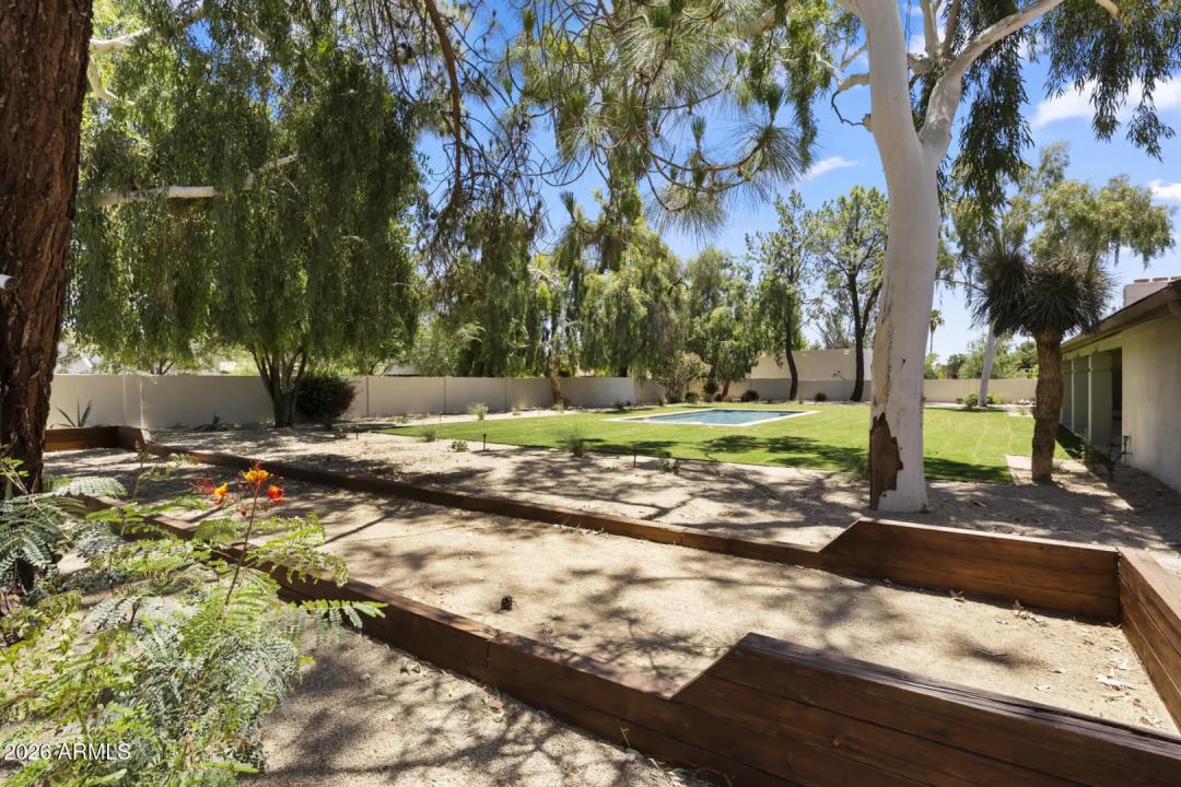 Real Estate Picture 50