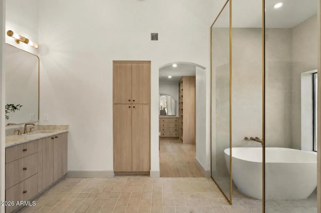 Real Estate Picture 27