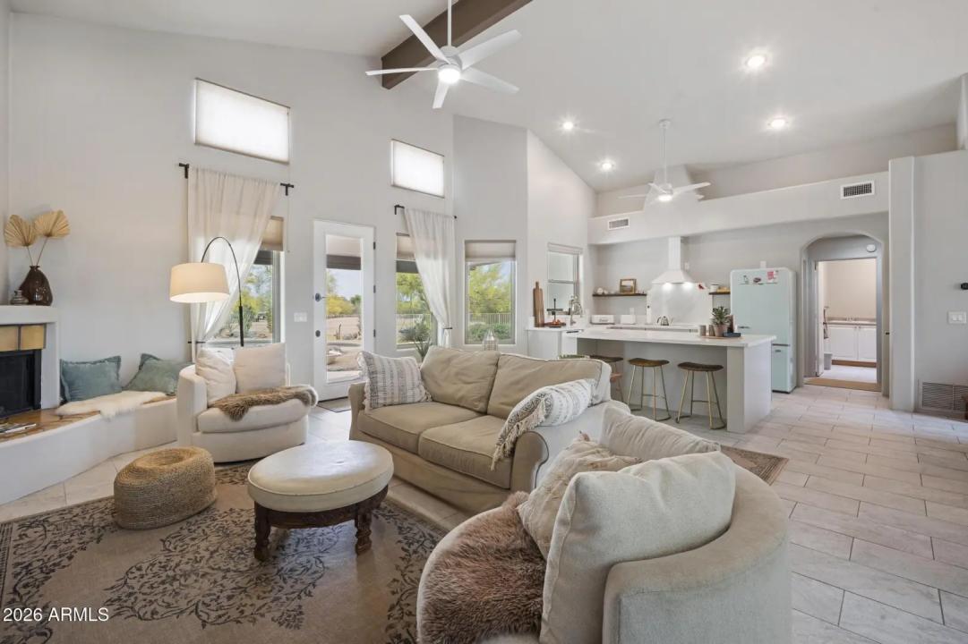 Real Estate Picture 4