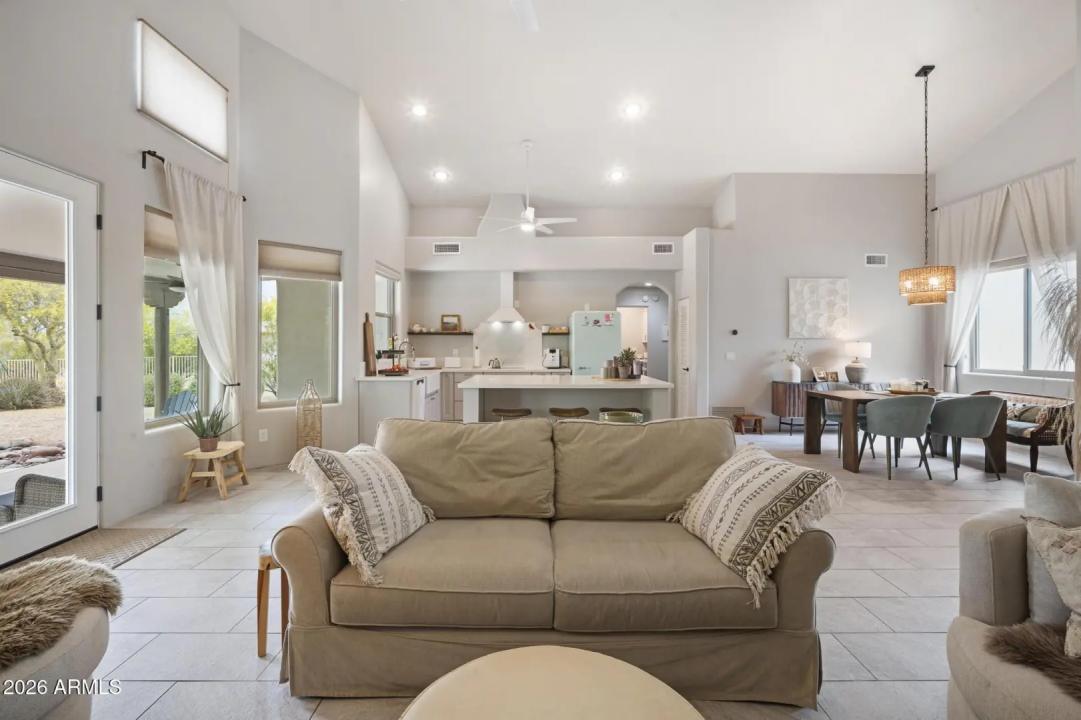 Real Estate Picture 13