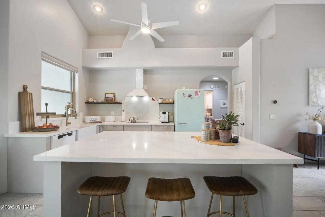 Real Estate Picture 16