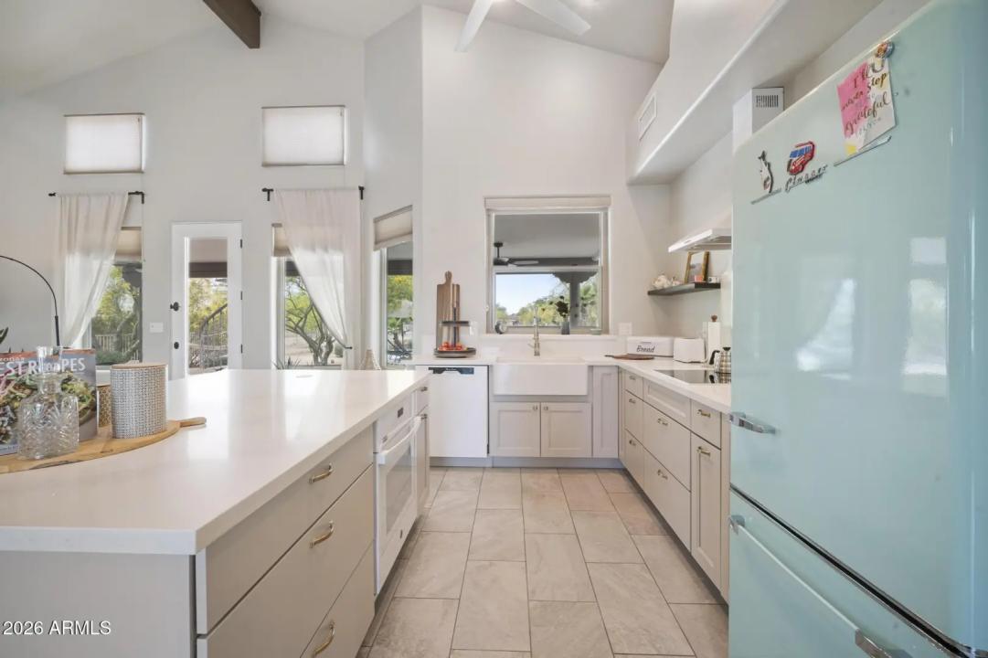 Real Estate Picture 18