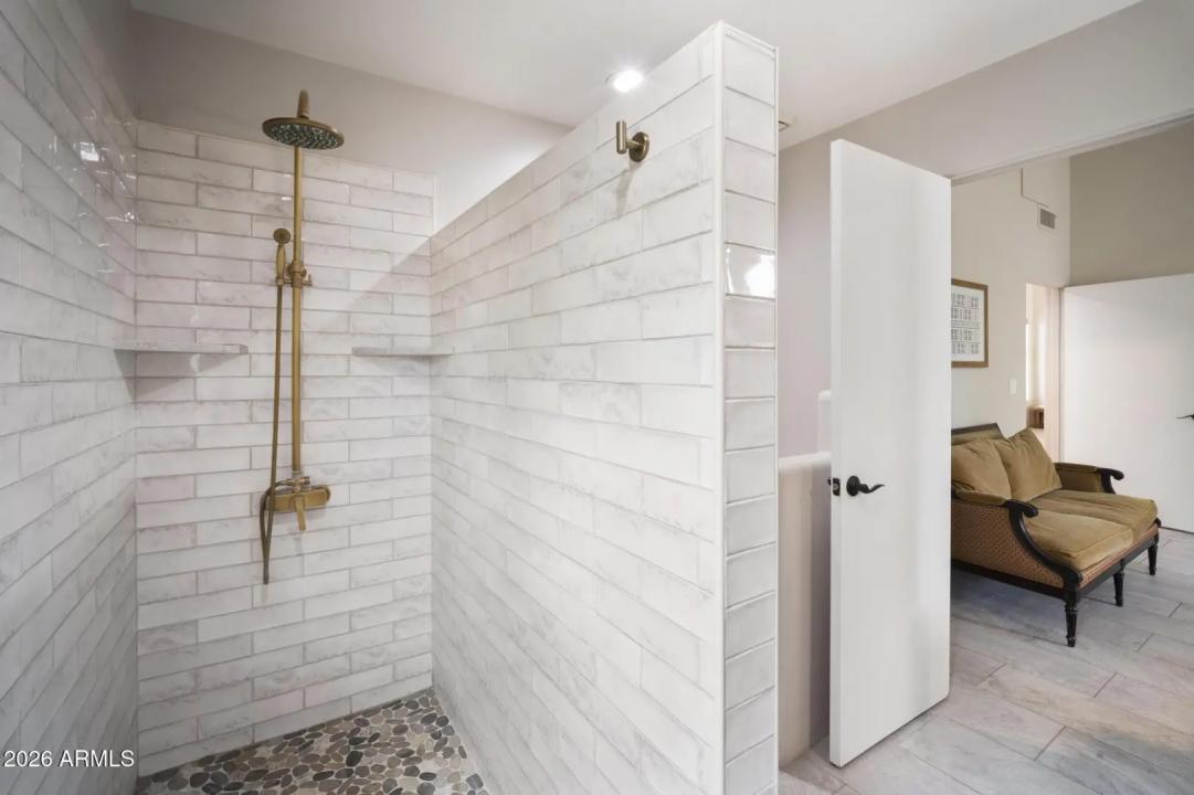 Real Estate Picture 30