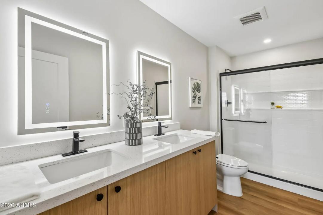 Real Estate Picture 6