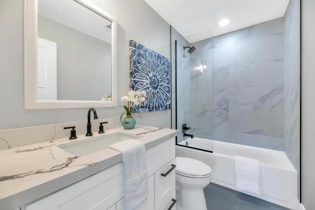 Real Estate Picture 10