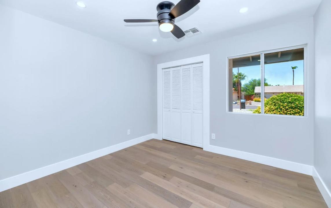 Real Estate Picture 11