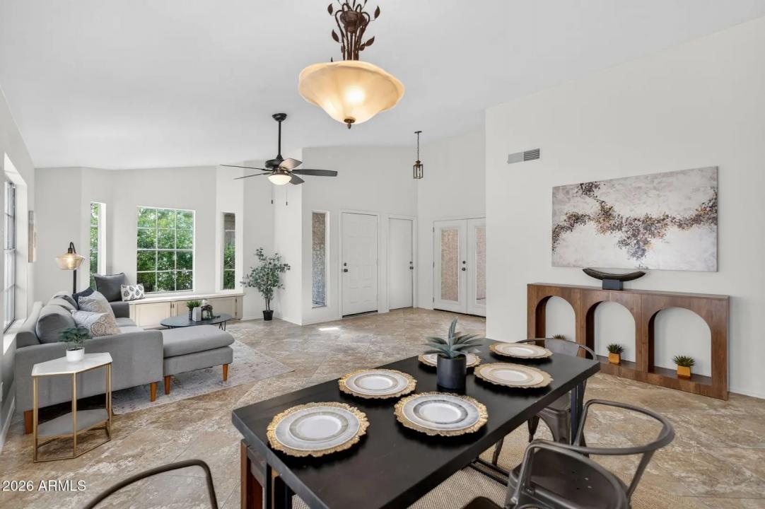 Real Estate Picture 3