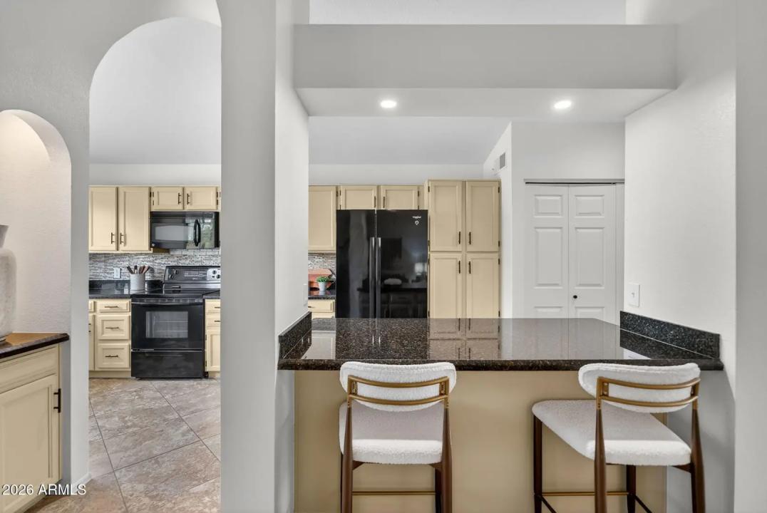 Real Estate Picture 4