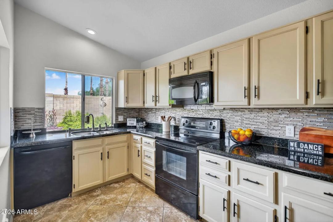 Real Estate Picture 6